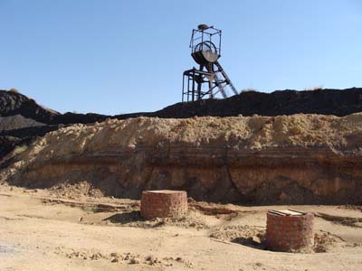 Las obras han llegado incluso a los mismos pies del castillete de San Esteban Las obras han llegado incluso a los mismos pies del castillete de San Esteban
