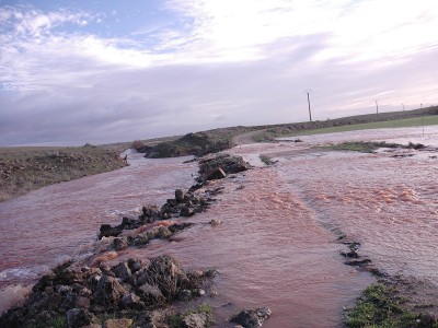 El río Azuer registra una nueva crecida