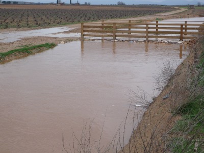 El arroyo Pellejero vuelve a llevar agua a su paso por Torralba 14 años después