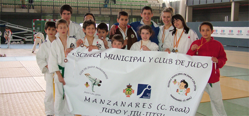 Judokas de la Escula Municipal de Judo Manzanares