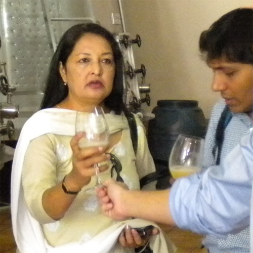 Los importadores indios disfrutaron de los caldos de Tomelloso