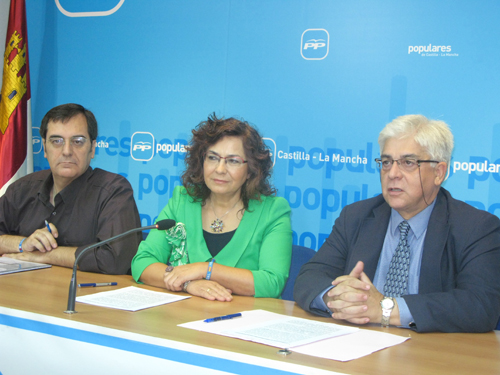 Carmen Riolobos, Juan Manuel de la Fuente y Fernando Jou en rueda de prensa