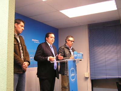 Lucas-Torres y Garrido, en rueda de prensa