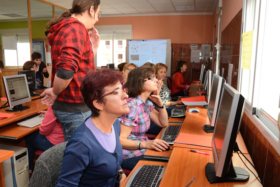 El Centro de la Mujer trabaja por la eliminación de la brecha digital
