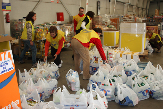 El Banco de Alimentos reparte 75.000 kilos de comida entre los más necesitados