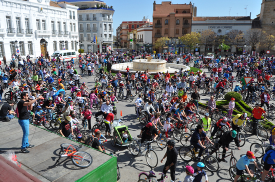 Cerca de 1.500 personas participan en el Día de la Bici de Tomelloso