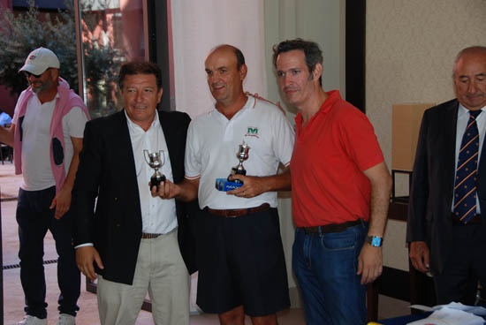 José Antonio García Cañizal recibe el premio de José María Orozco y Manuel de la Guía
