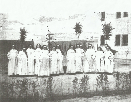 Las monjas dominicas en el Convento de Nuestra Señora de Alta Gracia, en San Martín de Porres. Foto del año 1971