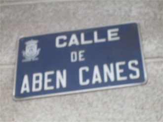 Placa de la calle de Aben Canes