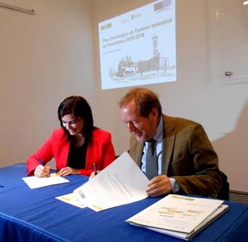 Firma del documento de declaración de intenciones para crear un plan estratégico para Puertollano