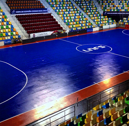 panorama Lo siento preocuparse El Quijote Arena se tiñe de azul 'futsal' | MiCiudadReal.es