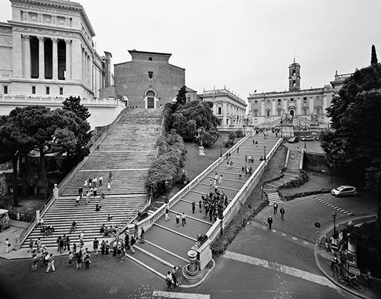 gabriele-basilico-i-vista-de-la-colina-capitolina-y-de-la-iglesia-de-aracoeli-i-2010-fondazione-giorgio-cini-veneciaBASILICO