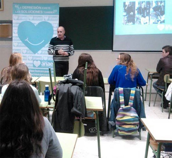 José Ramón Pagés impartiendo una charla acerca de la depresión