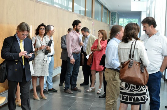 Representantes de las sociedades involucradas esperan el inicio de la subasta del Aeropuerto, el pasado 17 de julio