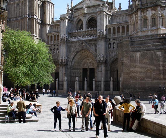 Toledo, 23-07-2009.-  En la imagen, turistas de visita en Toledo. (Foto: Álvaro Ruiz // JCCM)