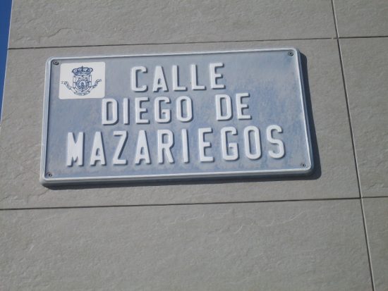 Cartela de la Calle que homenajea a Diego de Mazariegos