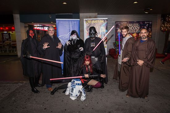 Cosplay de la Asociación Viñeta durante el estreno de 'El despertar de la Fuerza'. Foto: JR García-Carpintero