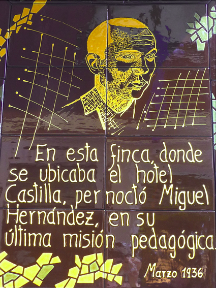 Placa a Miguel Hernández en Puertollano