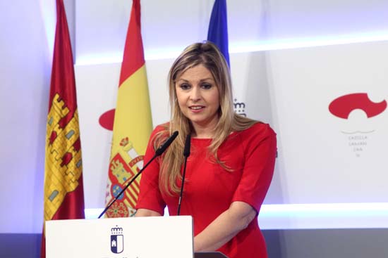 Toledo, 08-02-2017.- La consejera de Fomento, Elena de la Cruz, informa de los acuerdos del Consejo de Gobierno, en el Palacio de Fuensalida. (Foto: Álvaro Ruiz // JCCM)