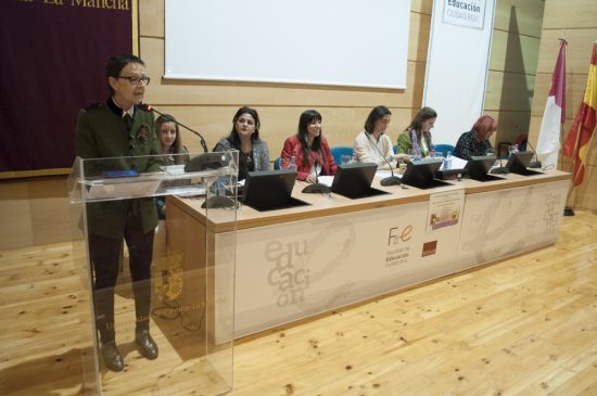 Mesa Redonda Educación Mujeres Gitanas 1