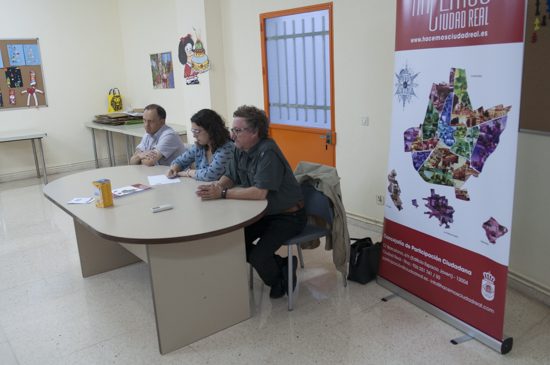 asamblea con vecinos Puerta de Toledo 2