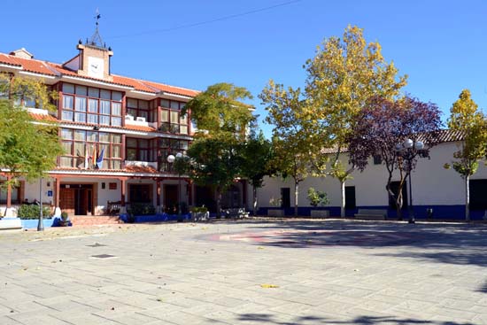 TIERRAS DE LIBERTAD_Castellar ayuntamiento y plaza principal