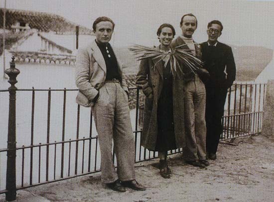 Miguel Prieto, Quinín García, Bernabé Fernández-Canivell y Emilio Prados; en-Velez Málaga.1934. En Conociendo a Miguel Prieto. Ciudad-Real, 2007.