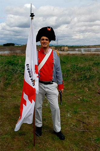 Recreación de un capitán de la Milicia Provincial de Ciudad Real en el campo de batalla en las cercanías del puente del Molino del Emperador 2017