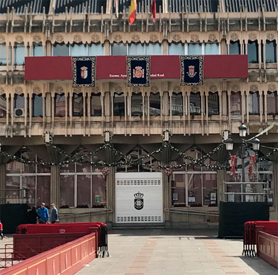puerta-del-ayuntamiento