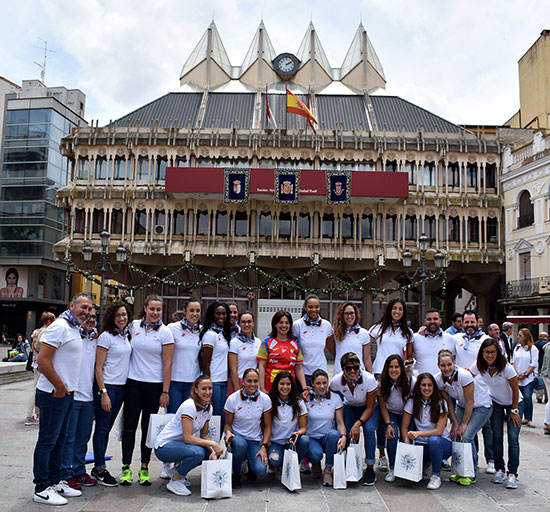 ZAMORA-GUERRERAS-PLAZA-MAYOR