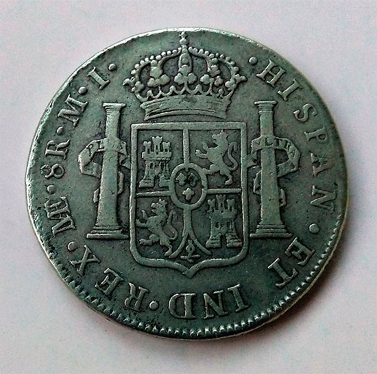 Real del Rey de España Carlos III Borbón Dos Sicilias, principal moneda del siglo XVIII y precursora del Dólar de EEUU, muchas como esta aparecieron en la calle Toledo.