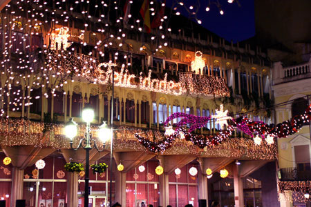 Medio millón de bombillas iluminan Ciudad Real en Navidad