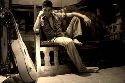 Santi Martín presenta en el Teatro Quijano su primer trabajo discográfico 