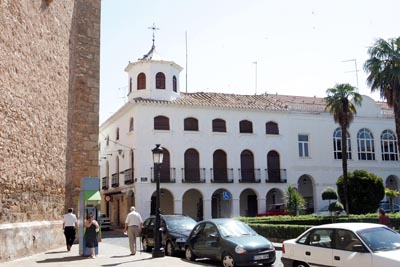 Casa de Josito (en la plaza) salvada por Restaura