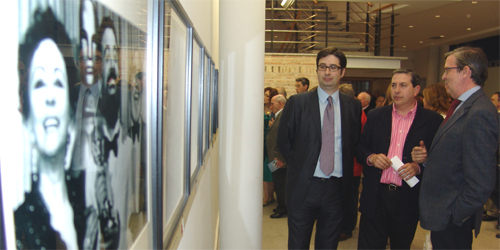 El Museo Municipal de Valdepeñas acoge la transición democrática en imágenes