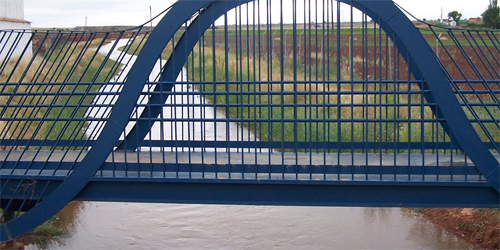 Puente sobre el río Azuer