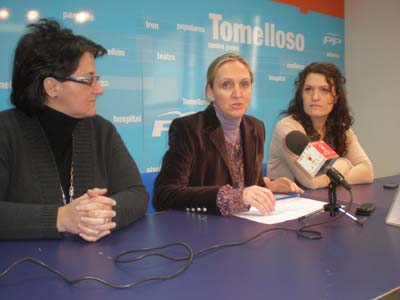 Casero (centro), durante su comparecencia