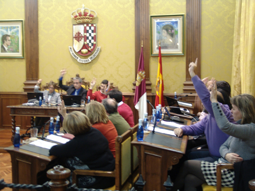El PSOE saca adelante en solitario los presupuestos de Valdepeñas