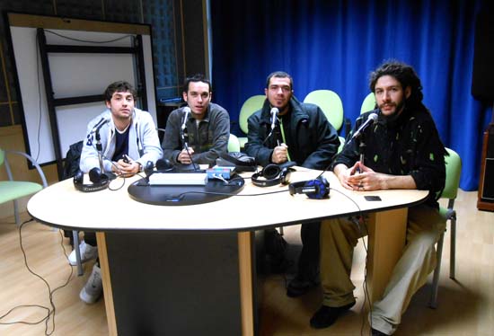De izquierda a derecha, Raphael De la Guetto, Cristian Rojas, Buscón y King Farias en los estudios municipales de Nueva Onda Puertollano.