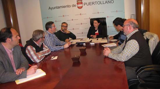 Reunión de la alcaldesa con trabajadores y sindicalistas de Elcogas (archivo)
