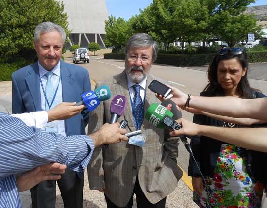 De izquierda a derecha: Andrés Fernández Lozano, Alfredo García Aránguez y Lourdes Rodríguez