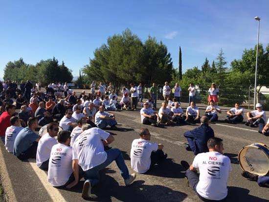 Trabajadores de Elcogas, durante las protestas de hoy