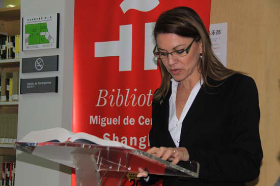 rv_Cospedal--Lectura-del-Quijote-en-el-Instituto-Cervantes-de-Shanghai-(2)