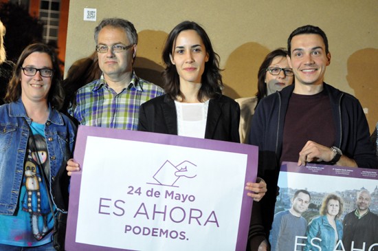 podemos-pegada-de-carteles-02