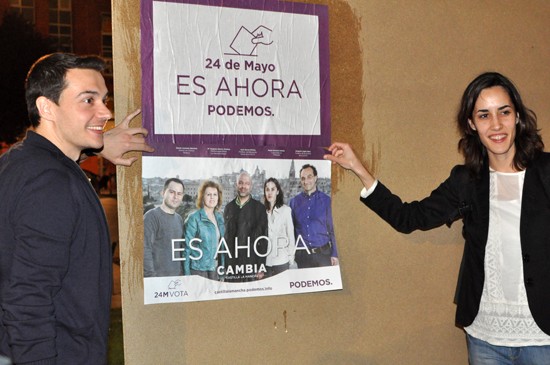 podemos-pegada-de-carteles-03
