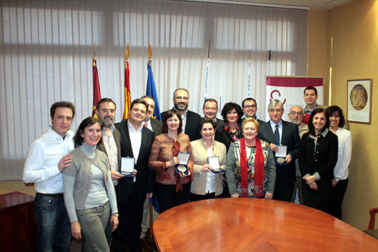 COFCAM-el-Consejo-actual-y-los-distinguidos-con-las-medallas-1