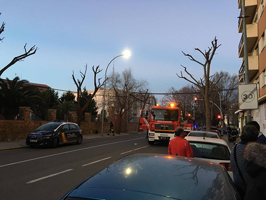 Ciudad Real: Los bomberos sofocan un incendio en la cocina de un piso de la calle Calatrava