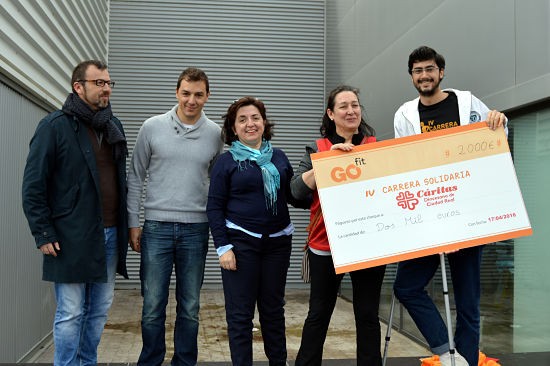 CARRERA SOLIDARIA ENTREGA CHEQUE_opt