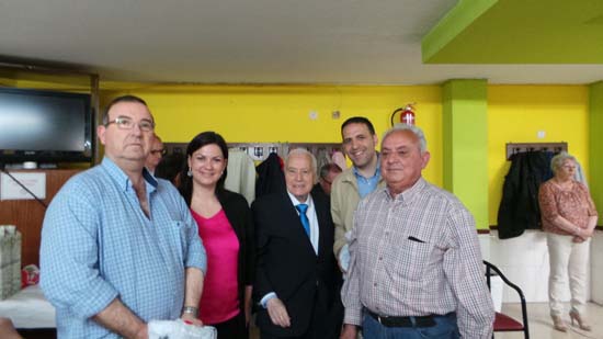 La alcaldesa de Puertollano entrega los premios de trofeos de Feria de “La Benéfica”