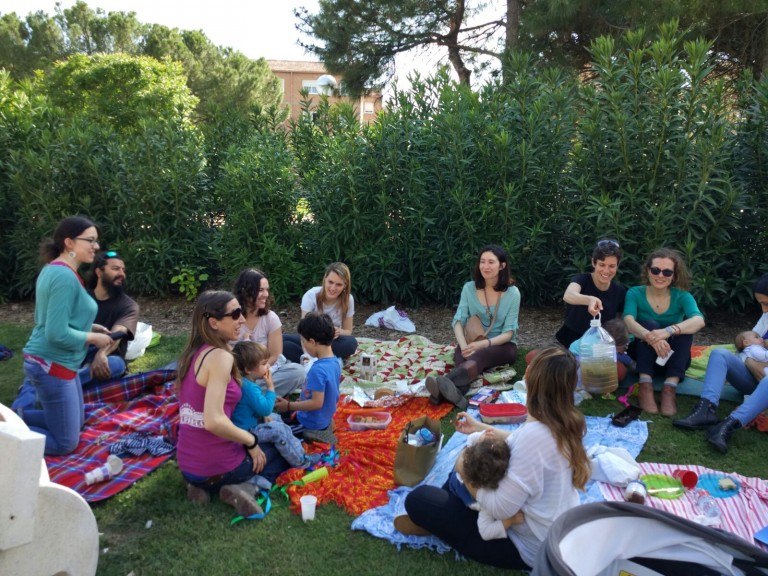 Oro Blanco despide el curso con una merienda en el Parque Santo Tomás de Villanueva